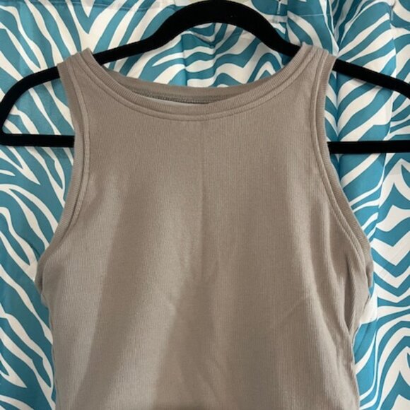 Klassy Network Tops - KN Klassy Network gray ribbed crop top SZ medium